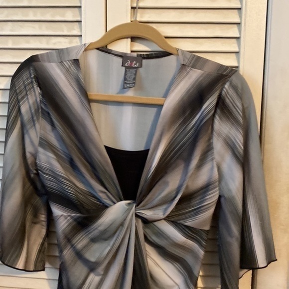 Dots knot tie front blouse - Picture 2 of 5